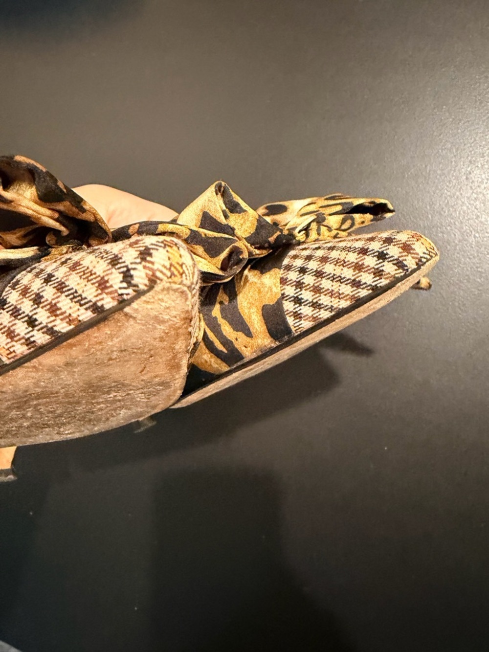 Kate Spade Daxton kitten heel houndstooth leopard pumps, slingback pointy toe 7 - Picture 10 of 11
